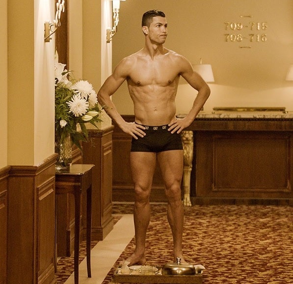 La desorbitada cantidad de dinero que cobra Cristiano Ronaldo por cada foto que publica en Instagram La desorbitada cantidad de dinero que cobra Cristiano Ronaldo por cada foto que publica en Instagram