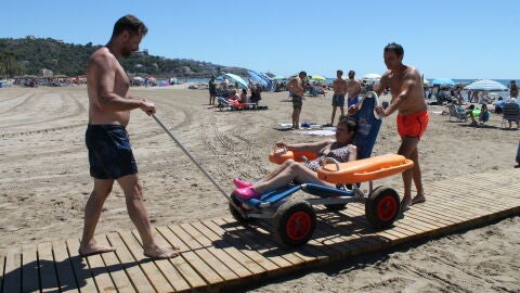 Las playas de Benic&agrave;ssim ya disponen de las nuevas instalaciones