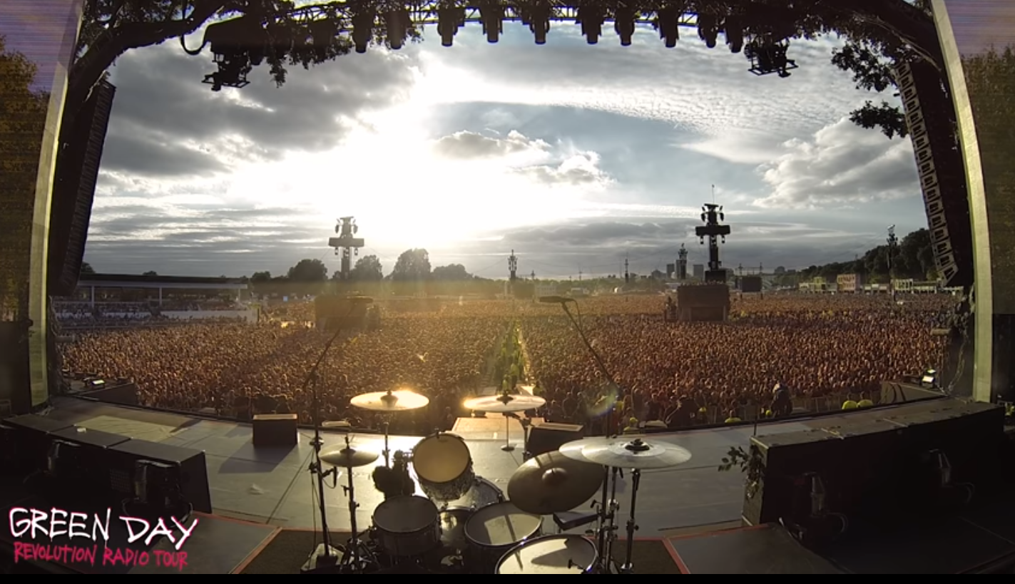 Más de 65.000 personas emocionan cantando ‘Bohemian Rhapsody’ de Queen en un concierto de Green Day Más de 65.000 personas emocionan cantando ‘Bohemian Rhapsody’ de Queen en un concierto de Green Day