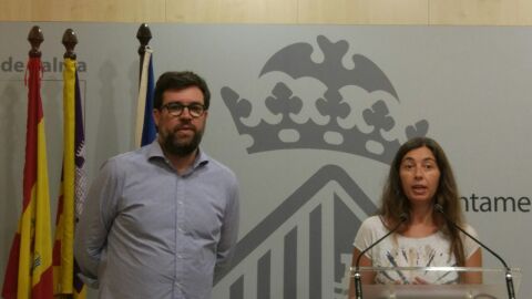 Antoni Noguera y Neus Truyol en el Ayuntamiento de Palma