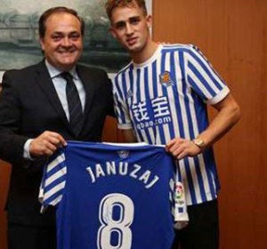 Januzaj, nuevo jugador de la Real Sociedad. Januzaj, nuevo jugador de la Real Sociedad.