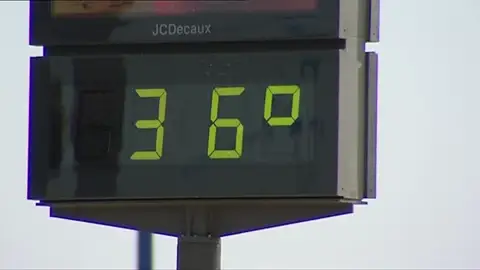 Un termómetro marca 36 grados. Un termómetro marca 36 grados.