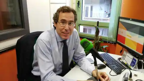 Fernando Couto, concejal de Desarrollo Urbanístico de Gijón Entrevista en los estudios de Onda Cero Gijón