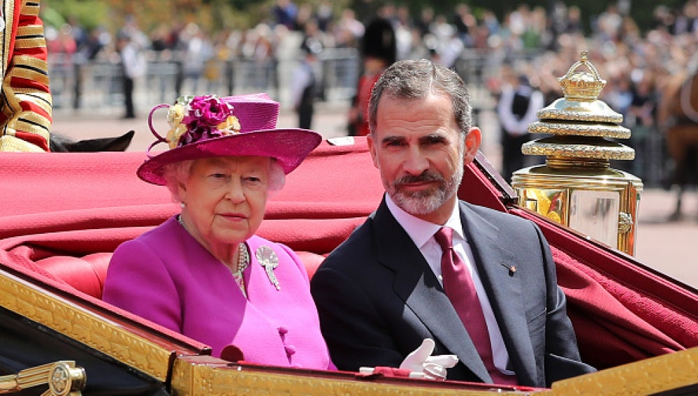 La Reina Isabel II de Inglaterra y el Rey Felipe VI