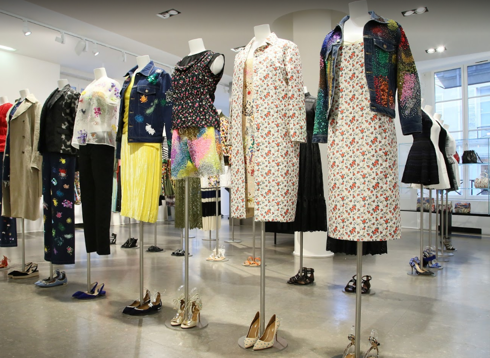 El comercio cántabro podrá abrir diez domingos y festivos en 2018 El comercio cántabro podrá abrir diez domingos y festivos en 2018