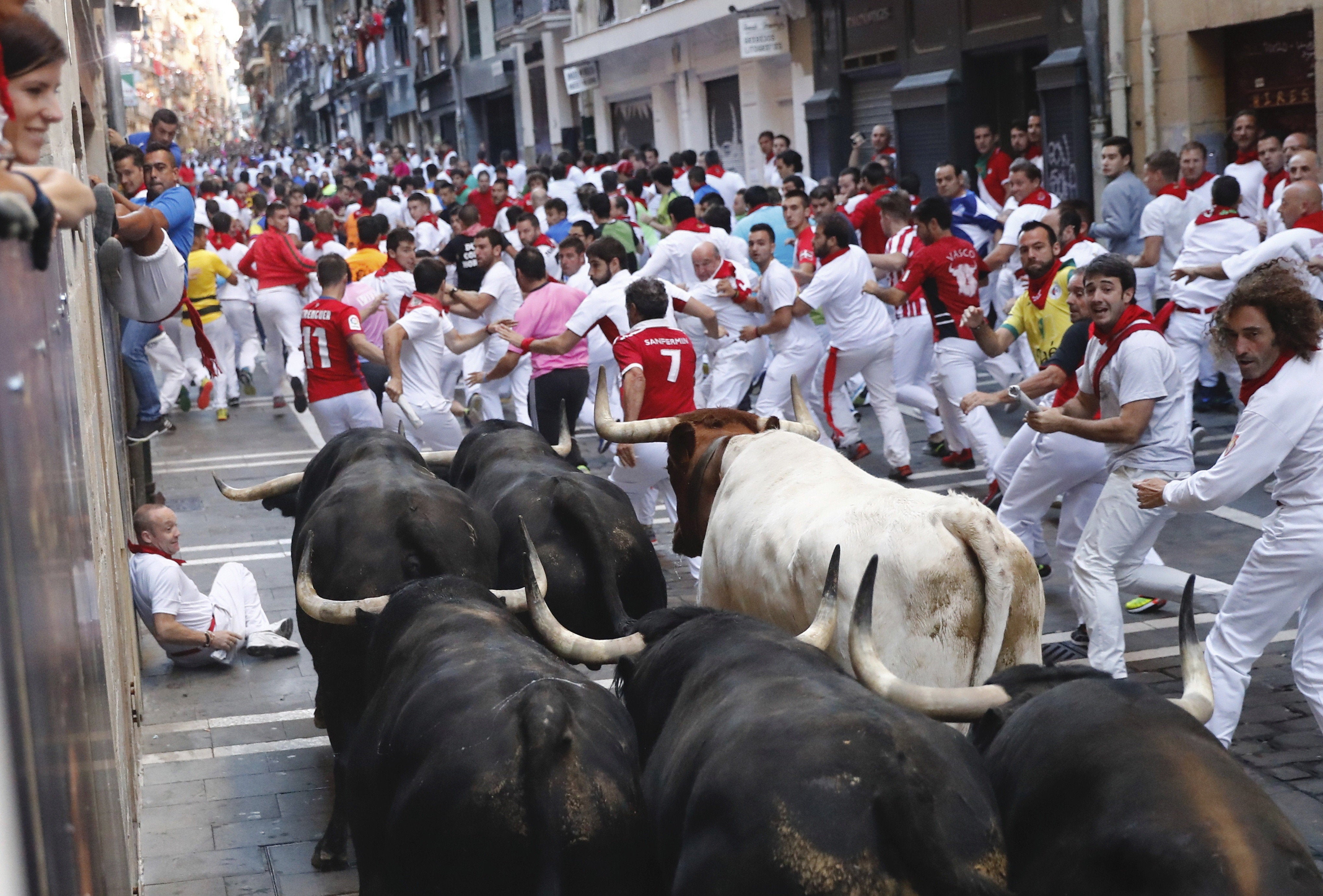 Nueve traslados por diversos traumatismos tras el sexto encierro de San Fermín Nueve traslados por diversos traumatismos tras el sexto encierro de San Fermín