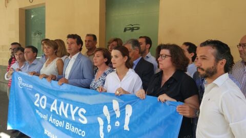 Grupo popular balear en la sede del PP