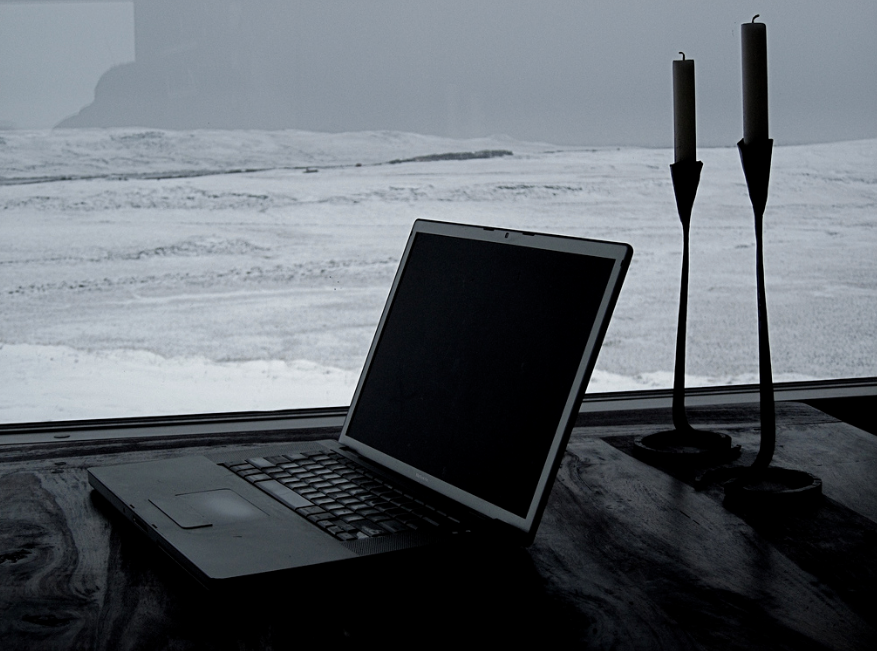 Antonio Valdaña, abogado: "Estrasburgo dice que puede existir control del e-mail del trabajador siempre que haya aviso previo" Antonio Valdaña, abogado: "Estrasburgo dice que puede existir control del e-mail del trabajador siempre que haya aviso previo"