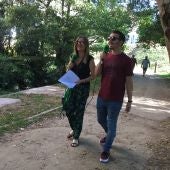 Albero Oubiña de "paseo" con Susana Pedreira