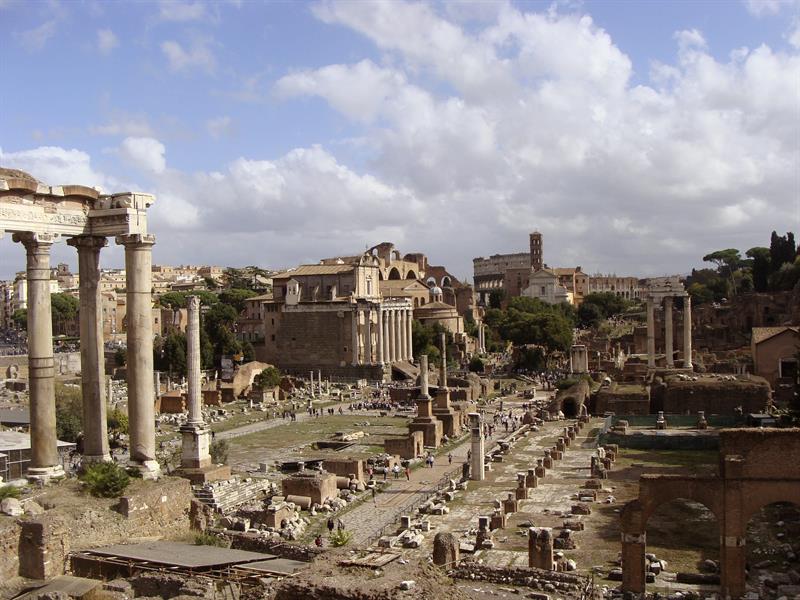 Gonzalo Fontana: "He encontrado muchos relatos de misterio en la antigua Roma" Gonzalo Fontana: "He encontrado muchos relatos de misterio en la antigua Roma"