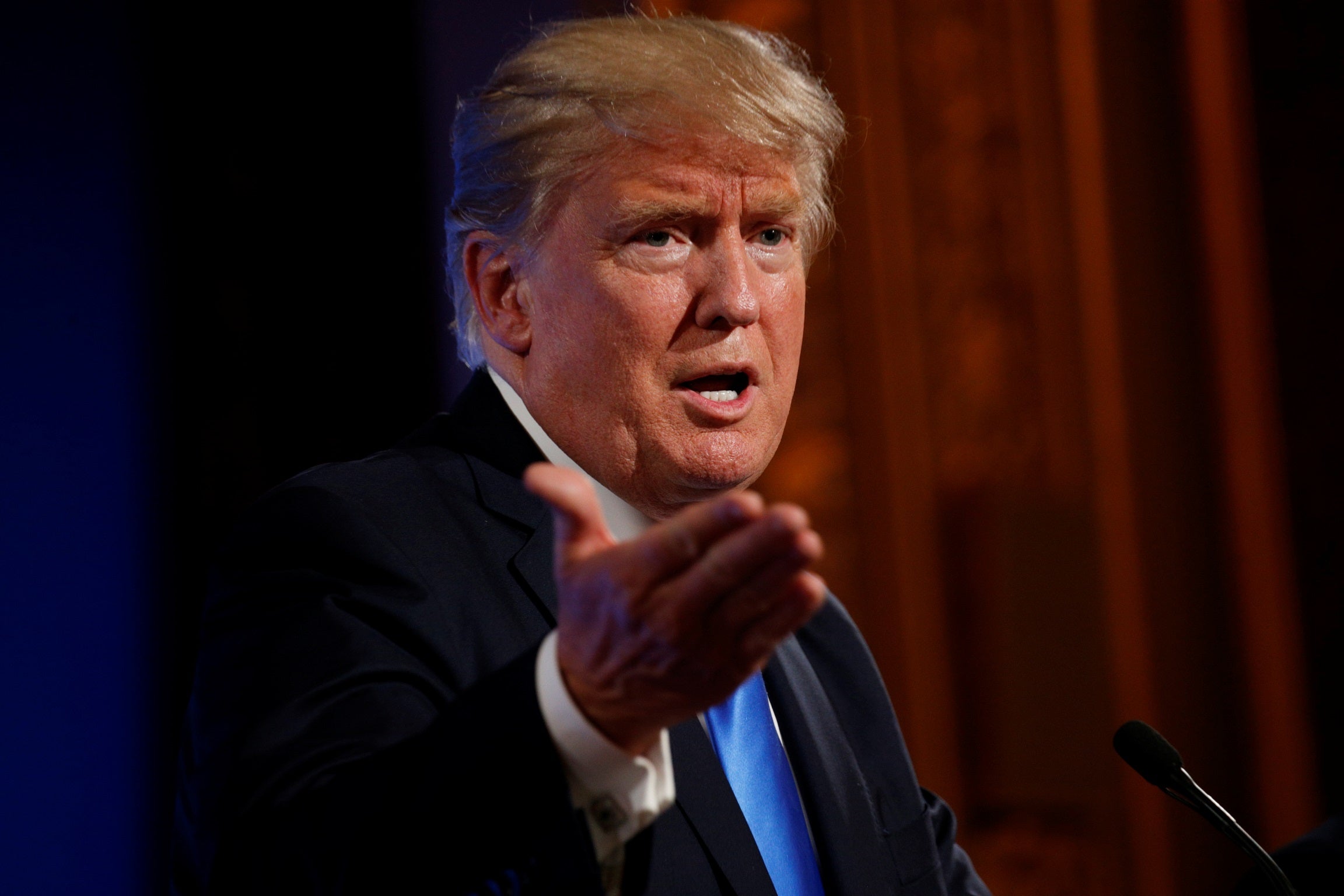 Trump en Twitter: "La Bolsa alcanzó otro máximo histórico ayer, ¡a pesar del bulo de la historia rusa!" Trump en Twitter: "La Bolsa alcanzó otro máximo histórico ayer, ¡a pesar del bulo de la historia rusa!"