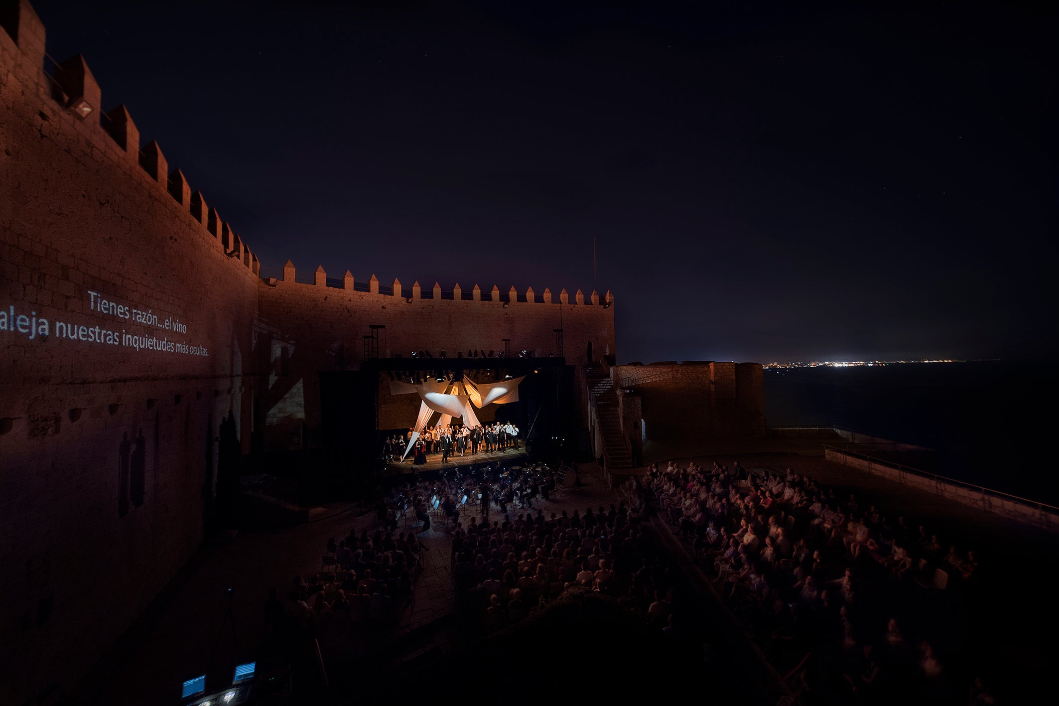 Don Quijote y Fuenteovejuna en protagonistas del Teatro Clásico del Castillo de Peñíscola Don Quijote y Fuenteovejuna en protagonistas del Teatro Clásico del Castillo de Peñíscola