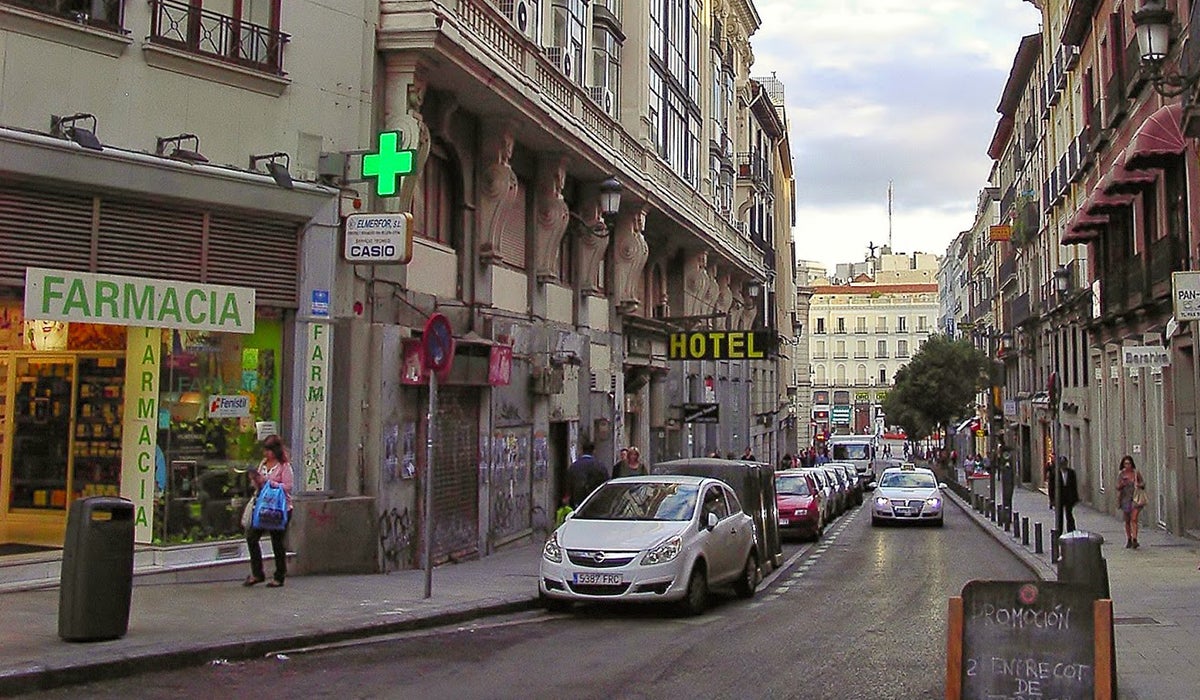 Carmena también hará peatonal la calle Carretas y ensanchará las aceras de Atocha Carmena también hará peatonal la calle Carretas y ensanchará las aceras de Atocha