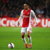 Nouri, durante un partido con el Ajax