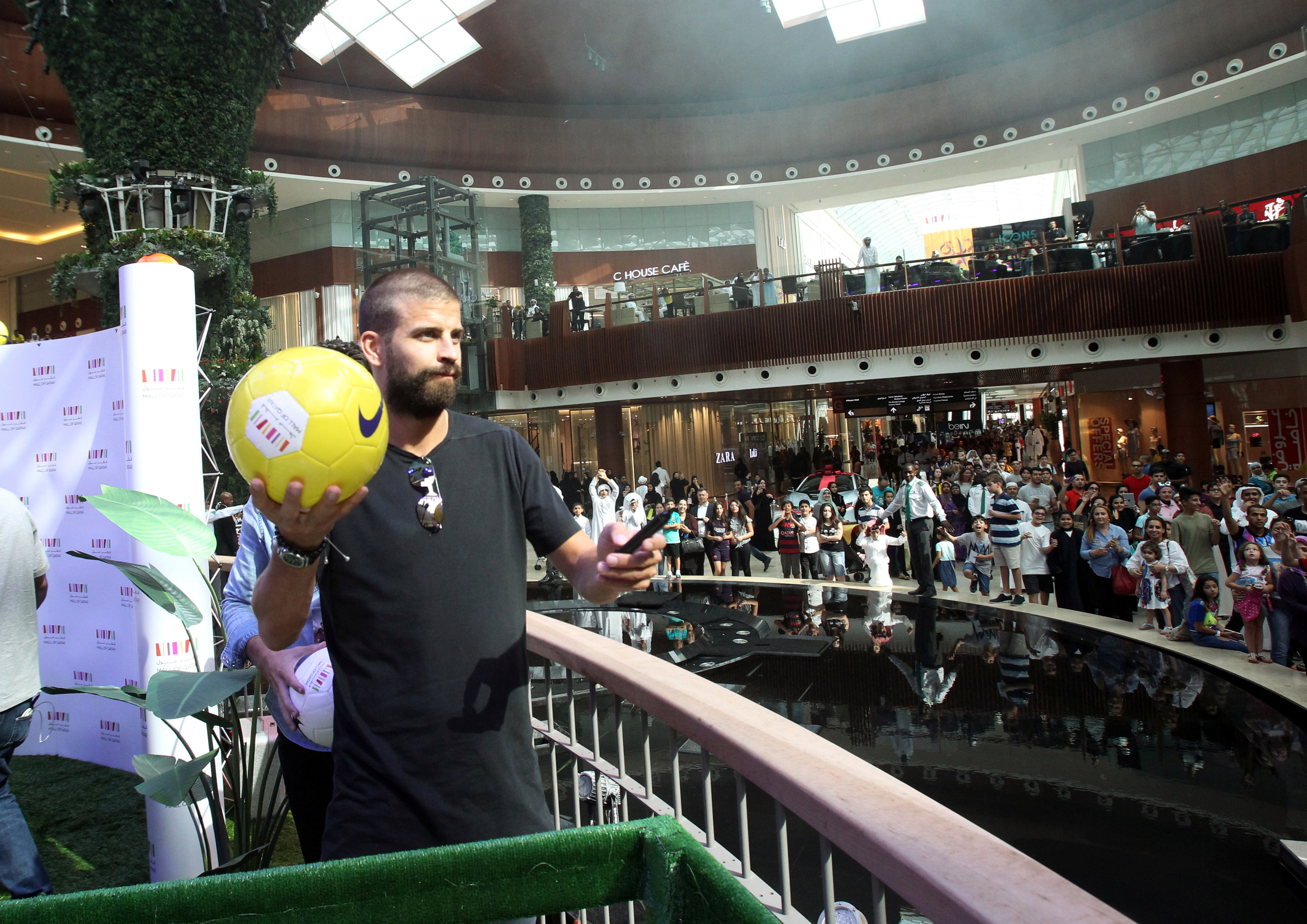 Piqué: "Cristiano es el favorito para ganar el Balón de Oro" Piqué: "Cristiano es el favorito para ganar el Balón de Oro"