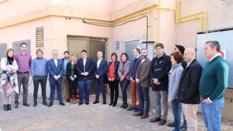 Las autoridades visitaron la piscina municipal de Nules.