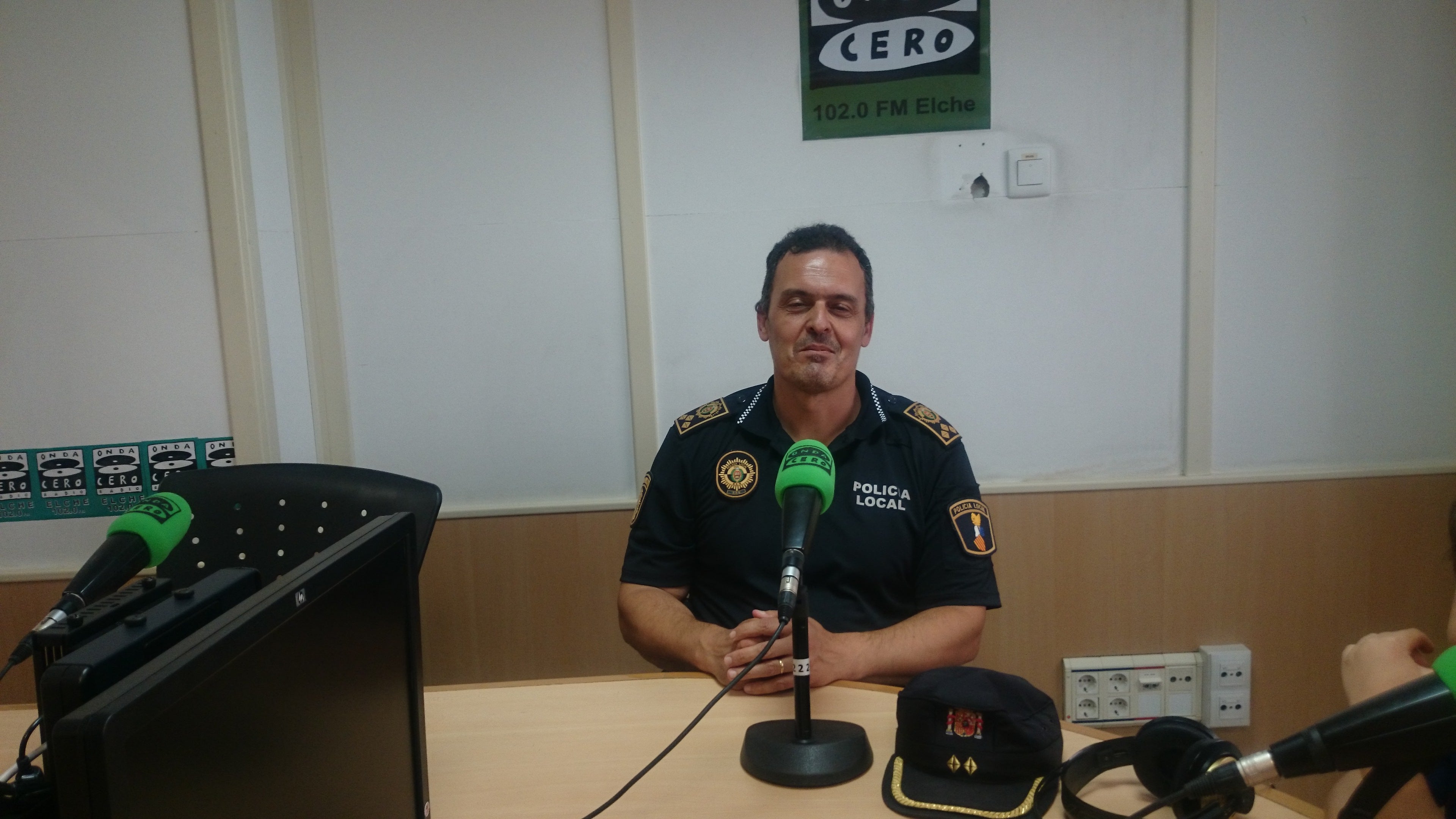 La Policía Local de Elche levanta en dos días 25 actas por consumo de sustancias estupefacientes y una decena por miccionar en la vía pública La Policía Local de Elche levanta en dos días 25 actas por consumo de sustancias estupefacientes y una decena por miccionar en la vía pública