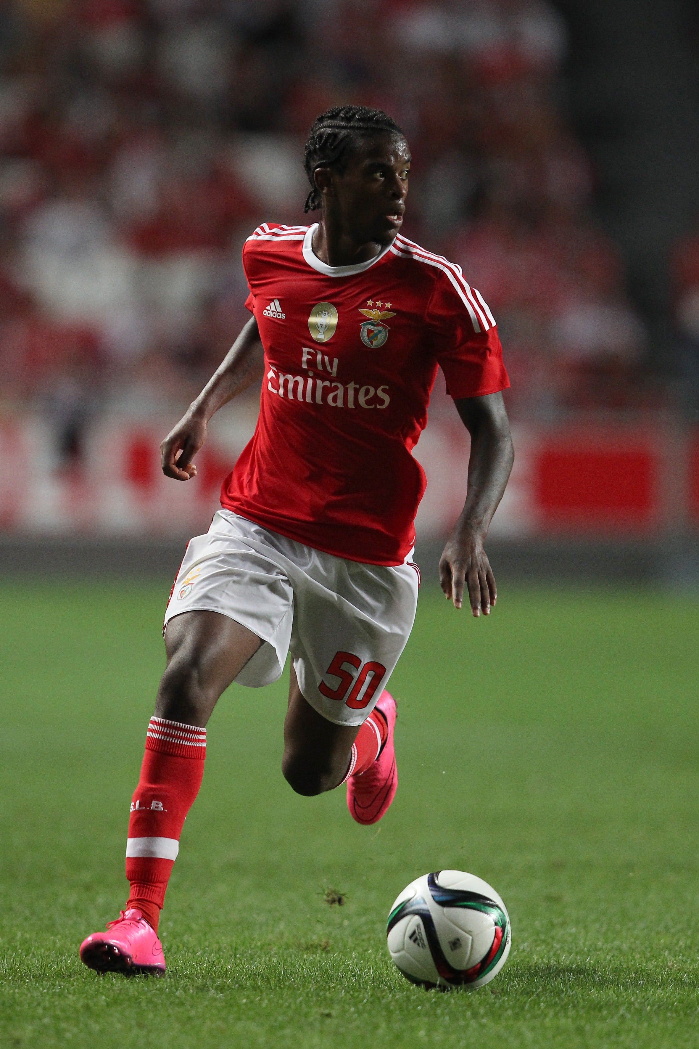 El Benfica confirma la negociación por Semedo con el Barcelona, pero asegura que el fichaje "no está completado" El Benfica confirma la negociación por Semedo con el Barcelona, pero asegura que el fichaje "no está completado"