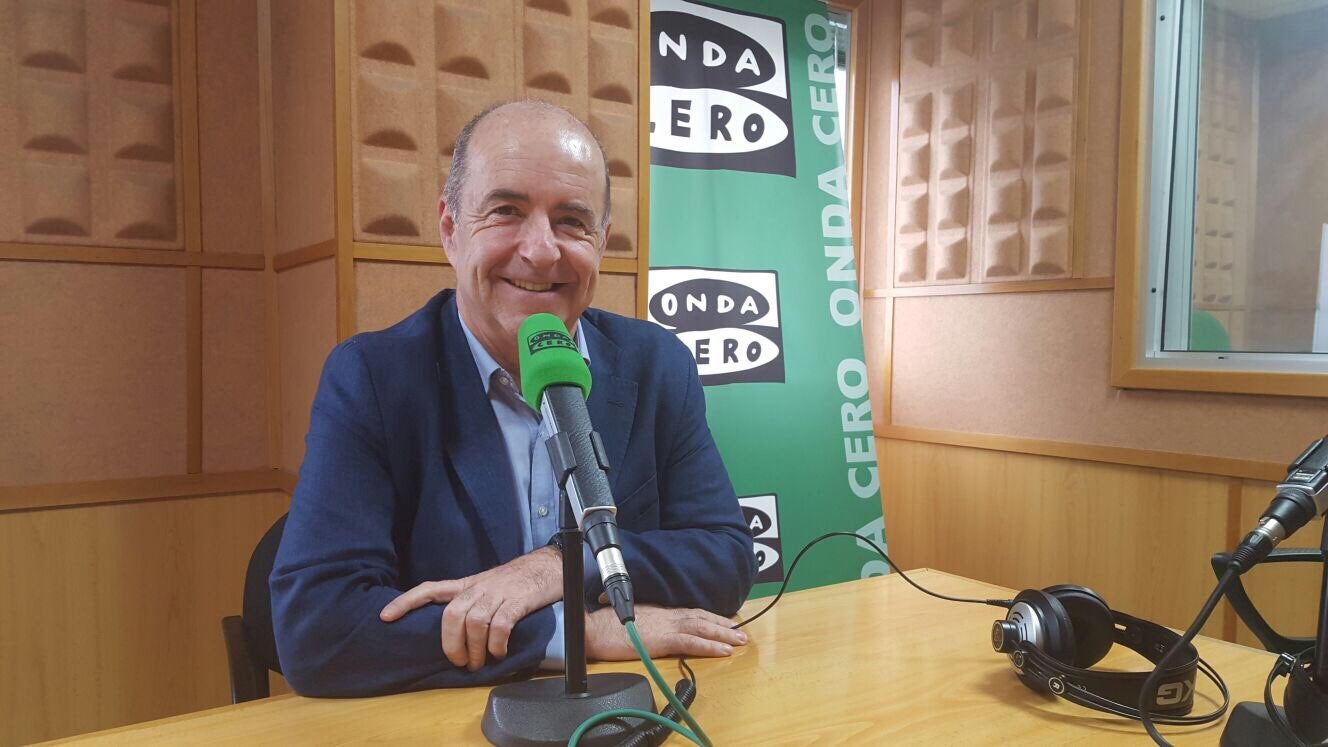 Pedro Ortega Consejero de Industria "Cuando uno llega aquí sabe que esto es interino, al menos por 4 años. Estoy aquí para trabajar día a día" Pedro Ortega Consejero de Industria "Cuando uno llega aquí sabe que esto es interino, al menos por 4 años. Estoy aquí para trabajar día a día"