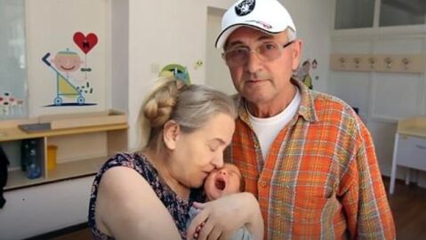 Atifa Ljajic con su hija Alina y Serif Nokic