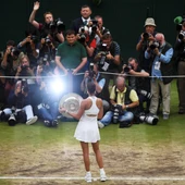 Garbiñe Muguruza, fotografiada tras ganar Wimbledon Garbiñe Muguruza, fotografiada tras ganar Wimbledon