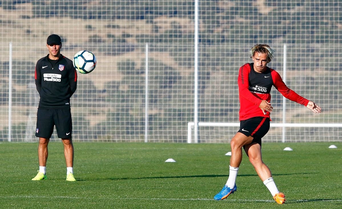 El Atlético termina la semana de palizas físicas de Simeone sin Nico Gaitán El Atlético termina la semana de palizas físicas de Simeone sin Nico Gaitán
