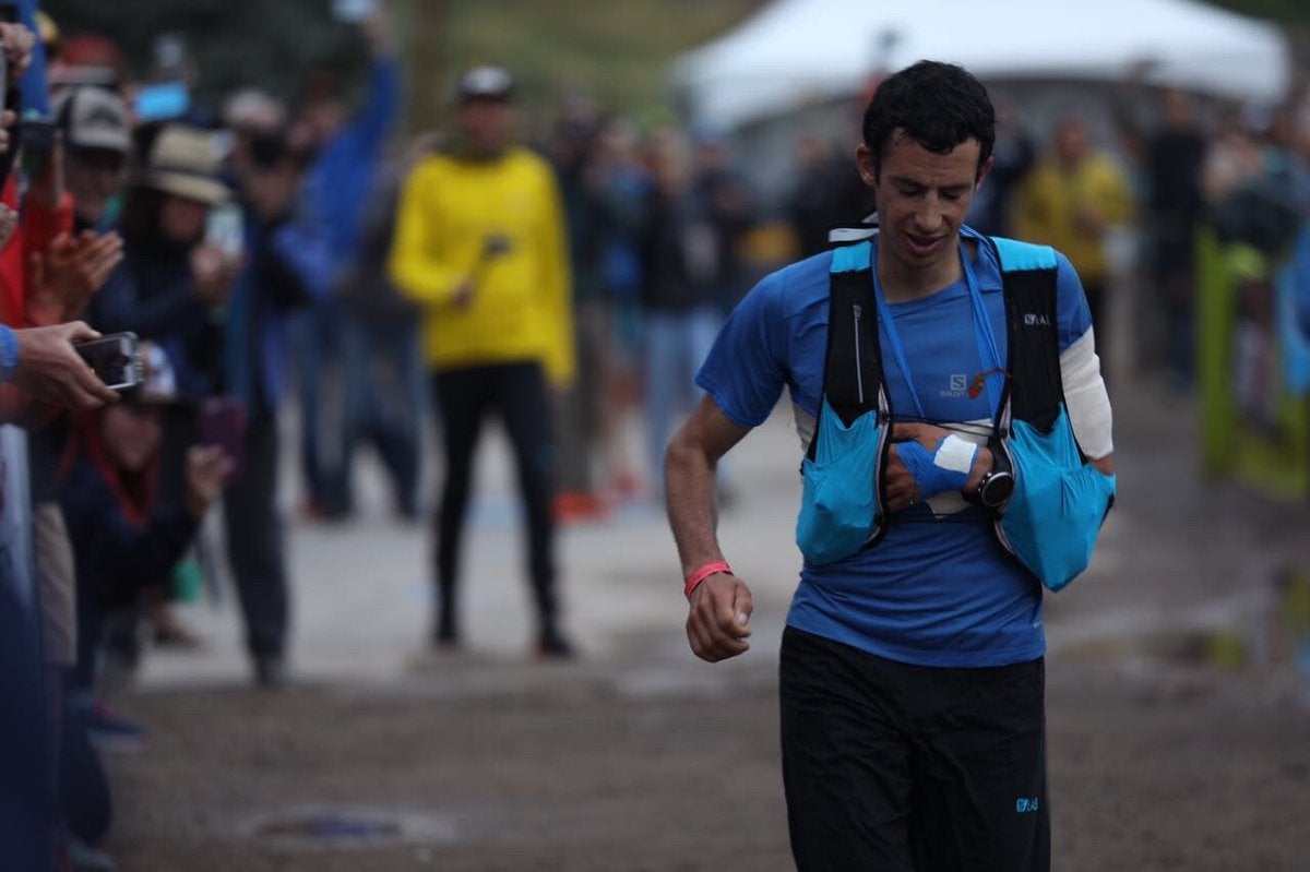 Kilian Jornet gana la Hardrock corriendo durante 139 kilómetros con un hombro dislocado Kilian Jornet gana la Hardrock corriendo durante 139 kilómetros con un hombro dislocado