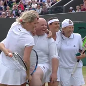 Quinn con las tenistas en Wimbledon Quinn con las tenistas en Wimbledon
