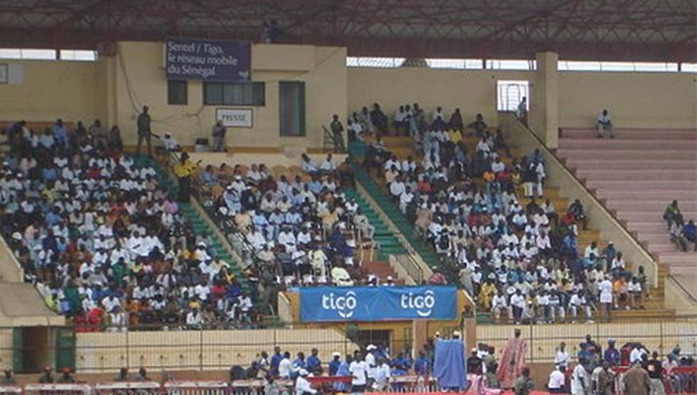 Al menos nueve muertos en una avalancha en el estadio Demba Diop de Dakar Al menos nueve muertos en una avalancha en el estadio Demba Diop de Dakar