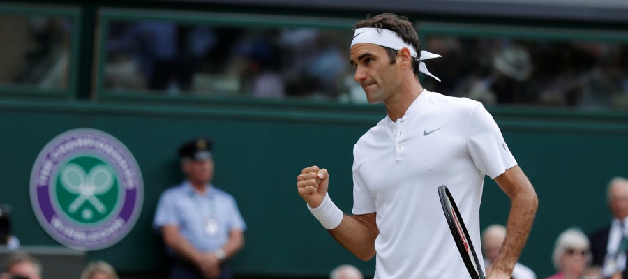 Roger Federer celebra uno de sus puntos ante Cilic Roger Federer celebra uno de sus puntos ante Cilic