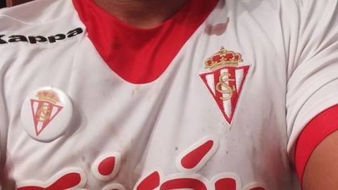 El aficionado del Sporting de Gij&oacute;n, tras recibir la paliza