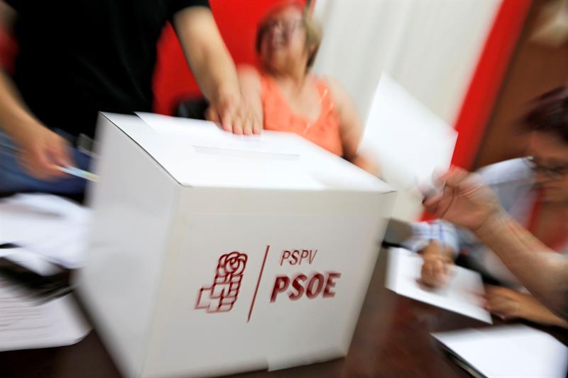 El PSPV celebra sus primarias para elegir entre Ximo Puig y Rafa García El PSPV celebra sus primarias para elegir entre Ximo Puig y Rafa García