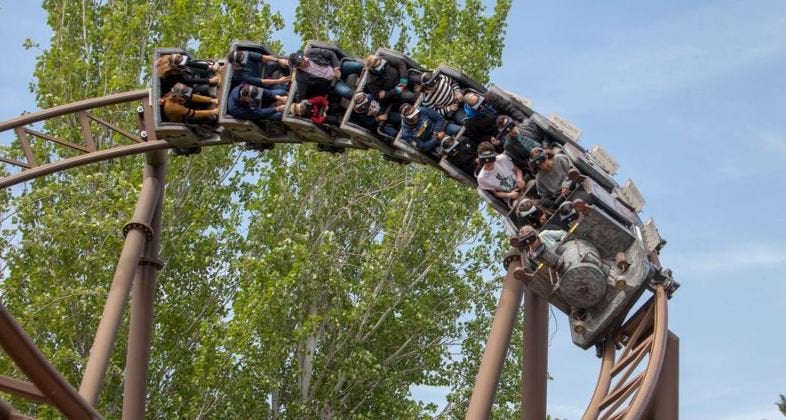 Al menos 33 heridos leves en la montaña rusa del Parque de Atracciones Madrid Al menos 33 heridos leves en la montaña rusa del Parque de Atracciones Madrid