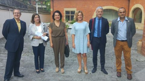 En los cursos de verano ciberdelitos y ciberseguridad en las empresas. 