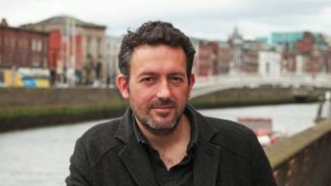 Mikel Santiago, autor de la obra "El extra&ntilde;o verano de Tom Harvey"