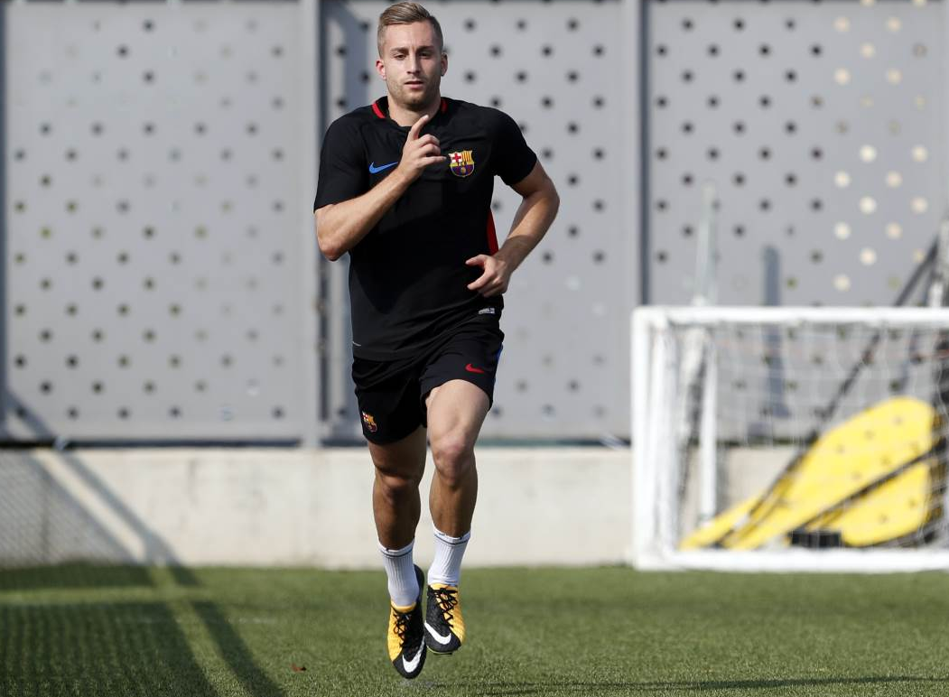 Gerard Deulofeu no irá a la gira americana y se quedará en Barcelona con un plan específico Gerard Deulofeu no irá a la gira americana y se quedará en Barcelona con un plan específico