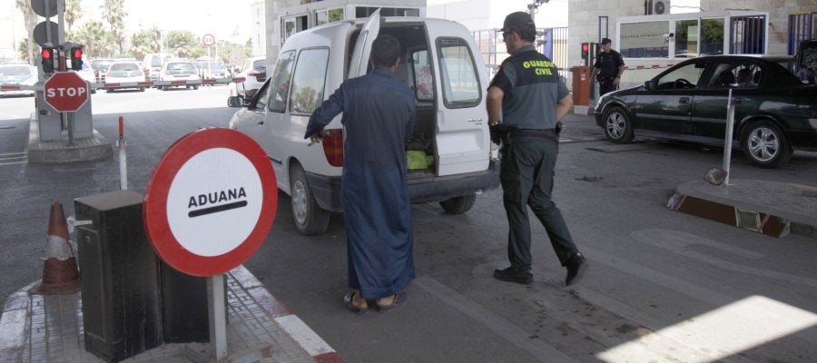 Uno de los controles de la frontera entre España y Marruecos en Melilla Uno de los controles de la frontera entre España y Marruecos en Melilla