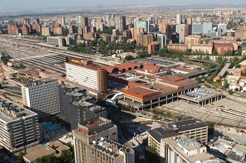 Ayuntamiento de Madrid y Fomento alcanzan un acuerdo para desbloquear la 'operación Chamartín' Ayuntamiento de Madrid y Fomento alcanzan un acuerdo para desbloquear la 'operación Chamartín'