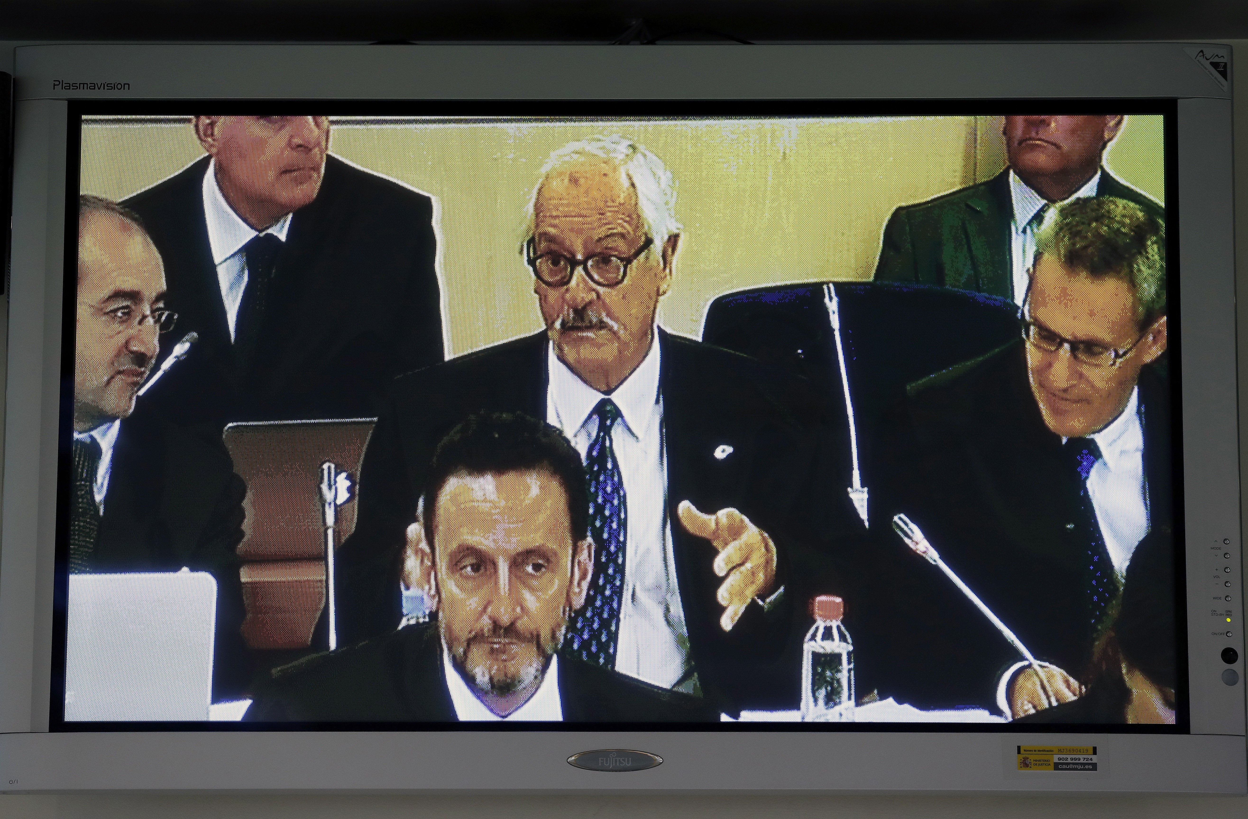 El rifirrafe entre el abogado de ADADE y el presidente del tribunal por una contestación de Rajoy El rifirrafe entre el abogado de ADADE y el presidente del tribunal por una contestación de Rajoy