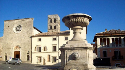 Piazza Roberto D'angi&ograve;, Cittaducale, Italia