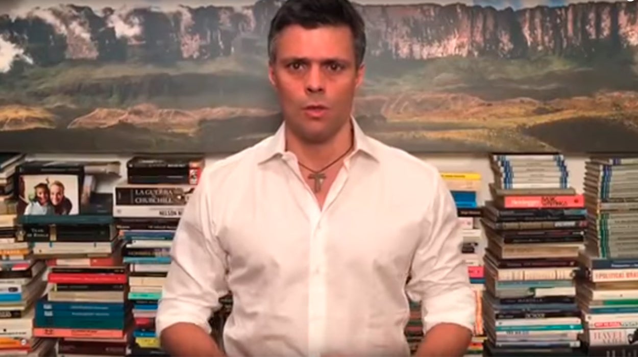 Leopoldo López insta a "contener la fuerza" para acabar pacíficamente con "la amenaza de la Constituyente" Leopoldo López insta a "contener la fuerza" para acabar pacíficamente con "la amenaza de la Constituyente"