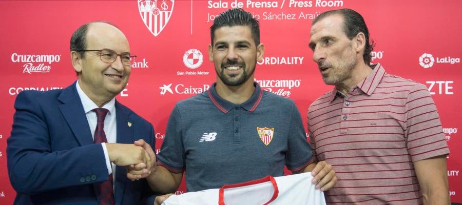 Pepe Castro y Óscar Arias dan la bienvenida a Nolito Pepe Castro y Óscar Arias dan la bienvenida a Nolito