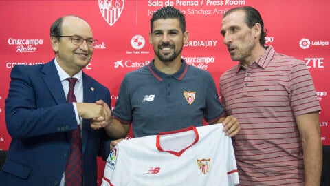 Pepe Castro y &Oacute;scar Arias dan la bienvenida a Nolito