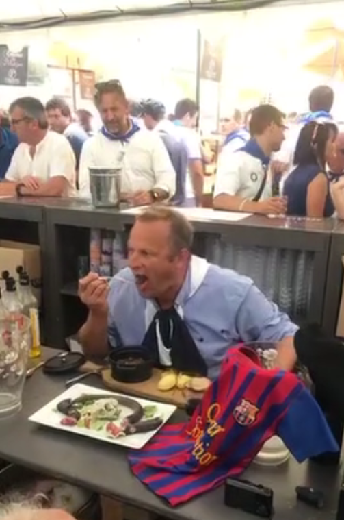 Un hombre se come una rata tras apostar que el Barcelona no conseguiría remontar ante el PSG Un hombre se come una rata tras apostar que el Barcelona no conseguiría remontar ante el PSG