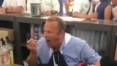 Se come una rata tras apostar que el Barcelona no conseguir&iacute;a remontar ante el PSG