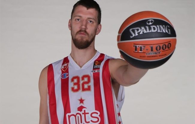El Real Madrid anuncia el fichaje del pívot Ognjen Kuzmic El Real Madrid anuncia el fichaje del pívot Ognjen Kuzmic