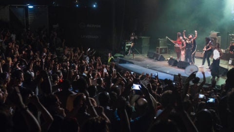 Oumou Sangar&eacute; cierra La Mar de M&uacute;sicas con su wassoulou infeccioso