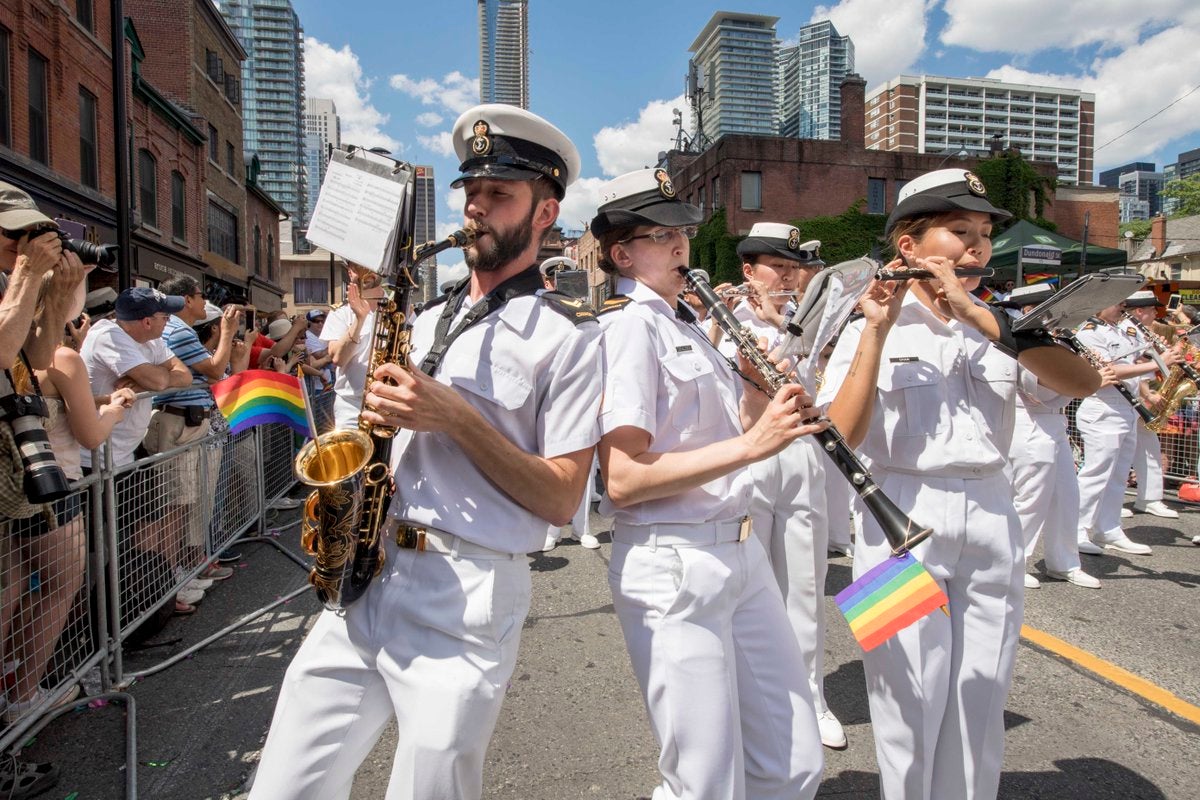 Canadá invita a los transexuales a unirse a su Ejército tras el veto de Trump Canadá invita a los transexuales a unirse a su Ejército tras el veto de Trump