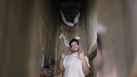 Tres presos graban en móvil cómo escaparon de la cárcel Tres presos graban en móvil cómo escaparon de la cárcel