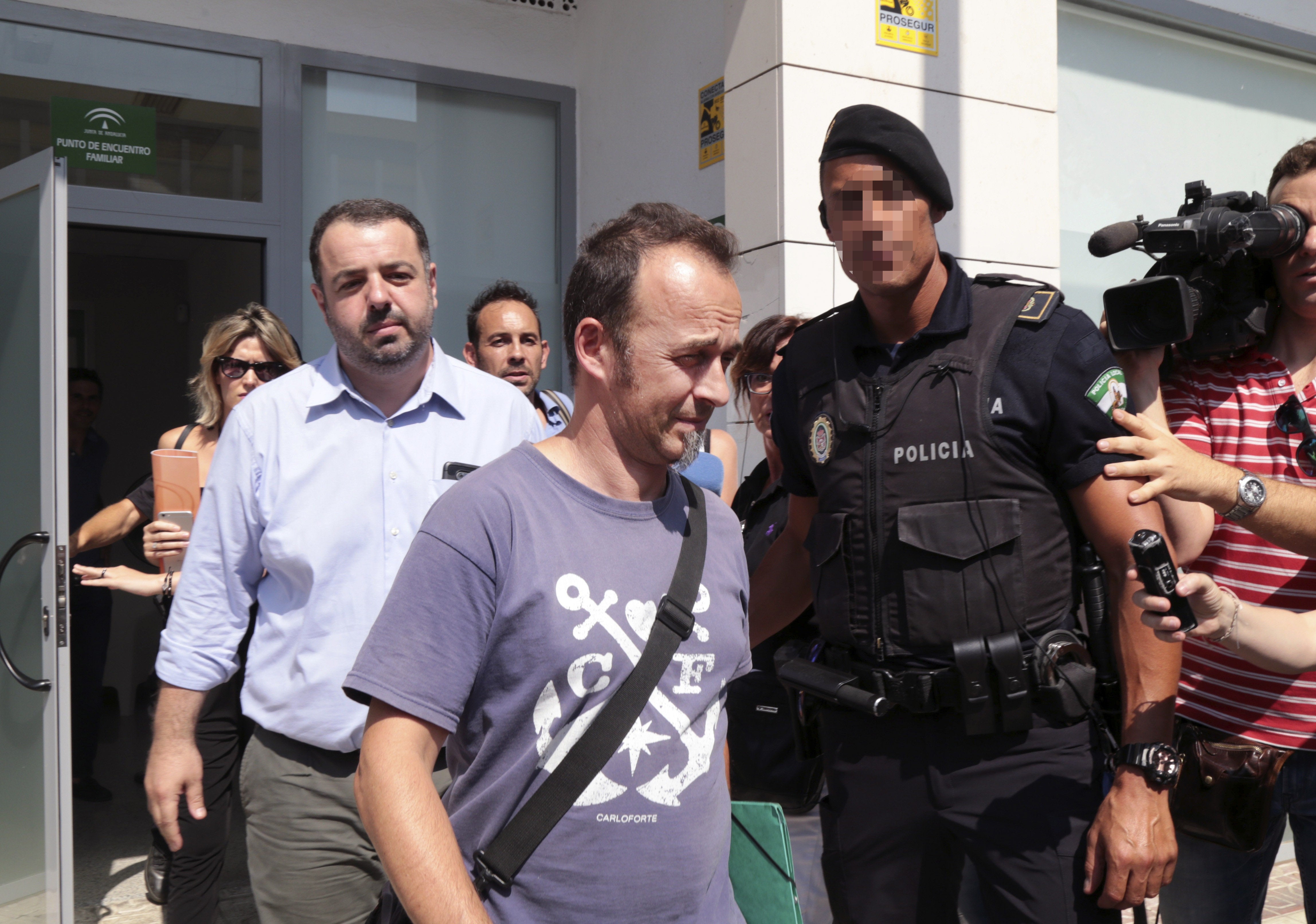 El juez no toma medidas contra Juana Rivas, cuya detención había pedido su expareja para proteger a sus hijos El juez no toma medidas contra Juana Rivas, cuya detención había pedido su expareja para proteger a sus hijos